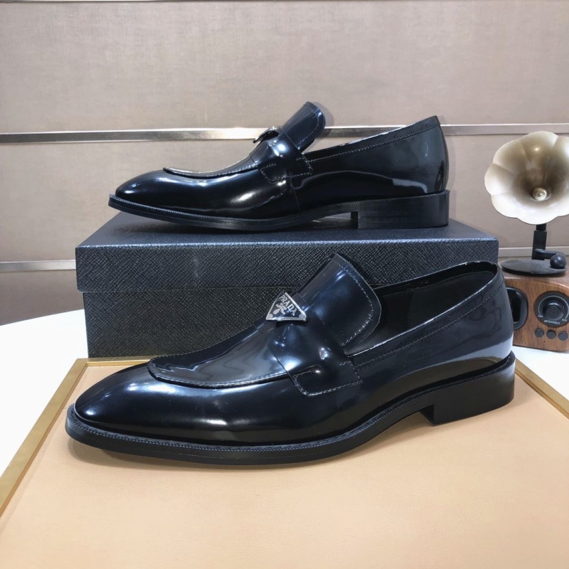 Pra*a leather shoes